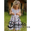 kislany_nyari_ruha_feher_alapon_viragmintas_lefele_nezos_borsika_porteka.jpg