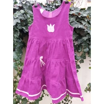 Borsika Portéka - Bíborlila kordbársony ruha tulipán díszítéssel és szatén szalaggal Borsika Portéka - Bíborlila kordbársony ruha tulipán díszítéssel és szatén szalaggal