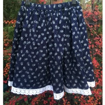 Borsika Portéka -  Sötétkék színű, apró virágos, néptáncos szoknya (200 cm körben, 1,5 szélhossz)