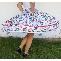 Borsika Portéka - Matyó mintás, EXTRA PÖRGŐS, villantós néptáncos szoknya (440 cm körben, 3 széhossz) Borsika Portéka - Matyó mintás, EXTRA PÖRGŐS, villantós néptáncos szoknya (440 cm körben, 3 széhossz)