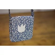 Kék, apró virágos táska